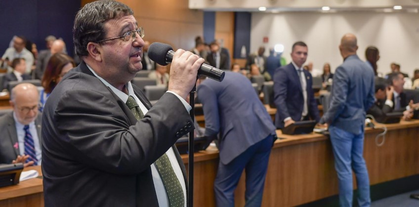 Deputado Munir Neto apresenta projeto para monitoramento eletrônico de medidas protetivas